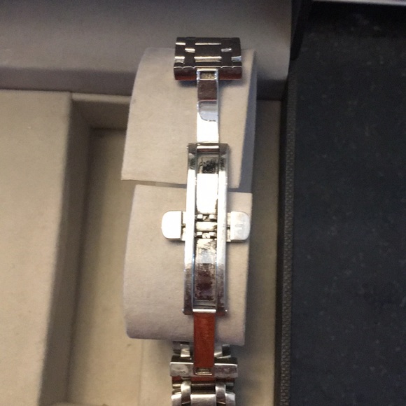 EUC FENDI TIMEPIECE - Picture 5 of 6
